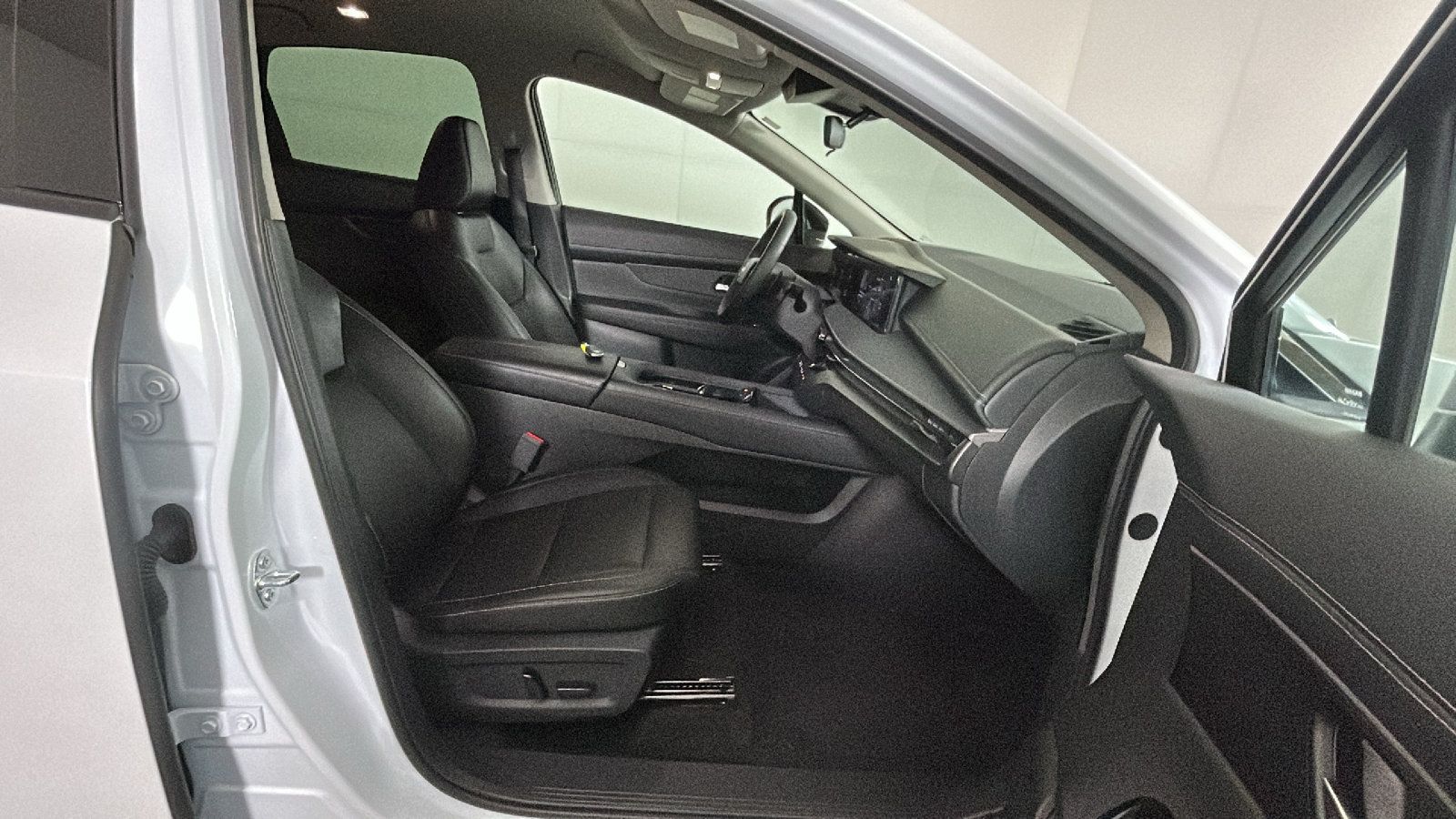 Used 2025 Nissan Murano SV FWD image 35