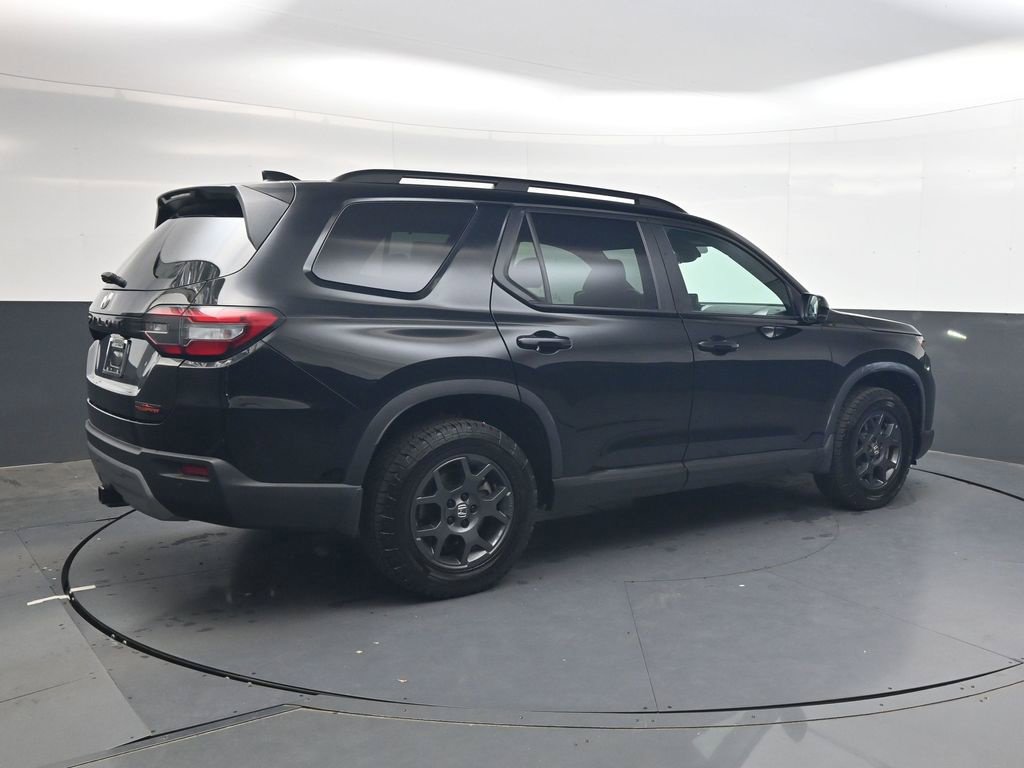 Used 2023 Honda Pilot TrailSport image 4