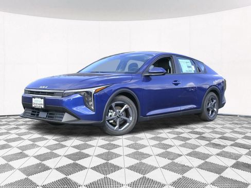 Used 2025 Kia K4 FWD image 2