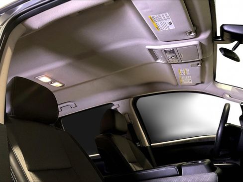 Used 2021 Nissan Titan S w/ S Utility Package image 26