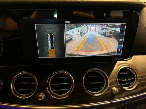Used 2017 Mercedes-Benz E 300 image 20