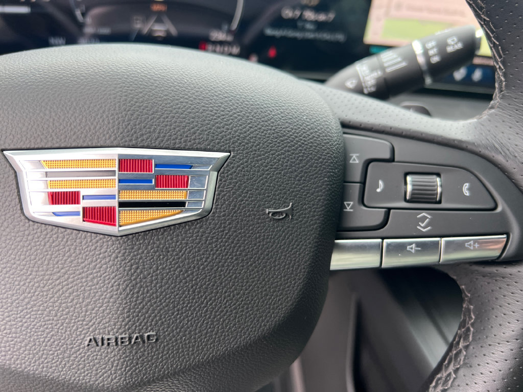 Used 2025 Cadillac XT4 Sport FWD image 30