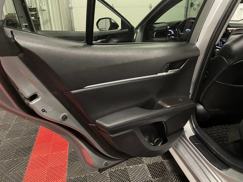 Used 2022 Toyota Camry SE image 37