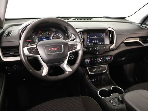 Used 2024 GMC Terrain SLE w/ Driver Convenience Package FWD image 2
