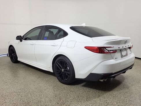 Used 2025 Toyota Camry SE FWD image 7