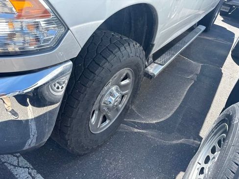 Used 2018 RAM 3500 SLT w/ Luxury Group AWD/4WD image 9