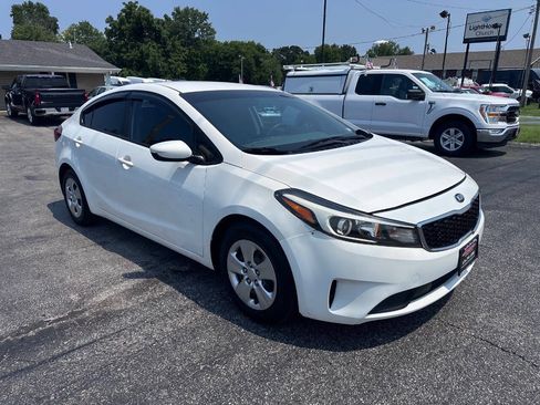 Used 2017 Kia Forte LX FWD image 4
