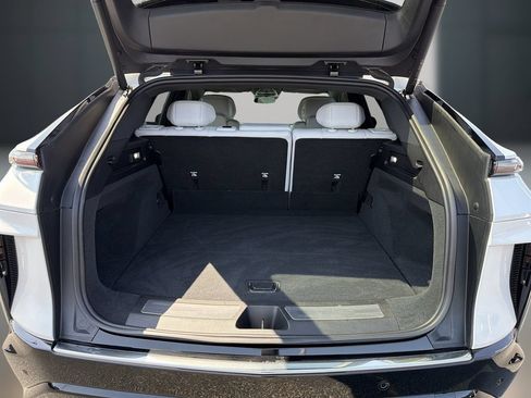 Certified 2024 Cadillac Lyriq Luxury RWD image 12