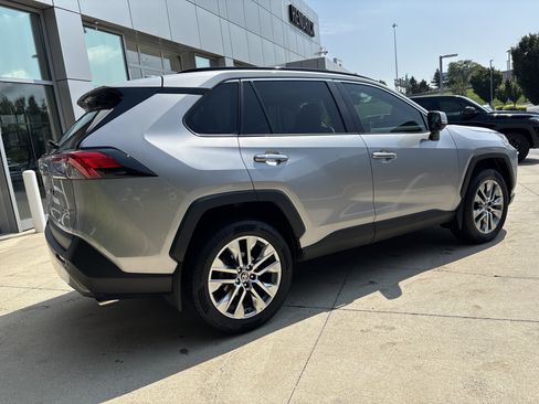 Used 2022 Toyota RAV4 Limited AWD/4WD image 6