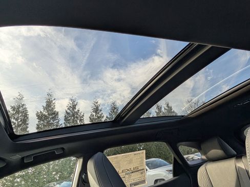 New 2026 Lexus RX 350 image 17