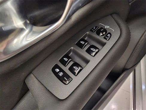 Used 2025 Volvo XC90 B5 Plus image 22