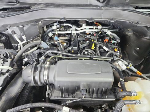 Used 2024 Ford Explorer XLT w/ Equipment Group 202A image 17