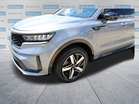 Used 2021 Kia Sorento EX w/ Panoramic Sunroof Package AWD/4WD image 12