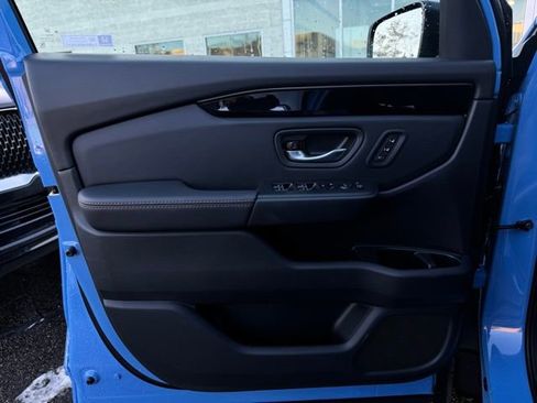 New 2025 Honda Pilot TrailSport image 13