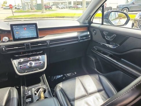 Used 2022 Lincoln Corsair Reserve w/ Luxury Package AWD/4WD image 21