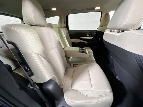 Used 2022 Subaru Ascent Premium w/ Convenience Package image 27