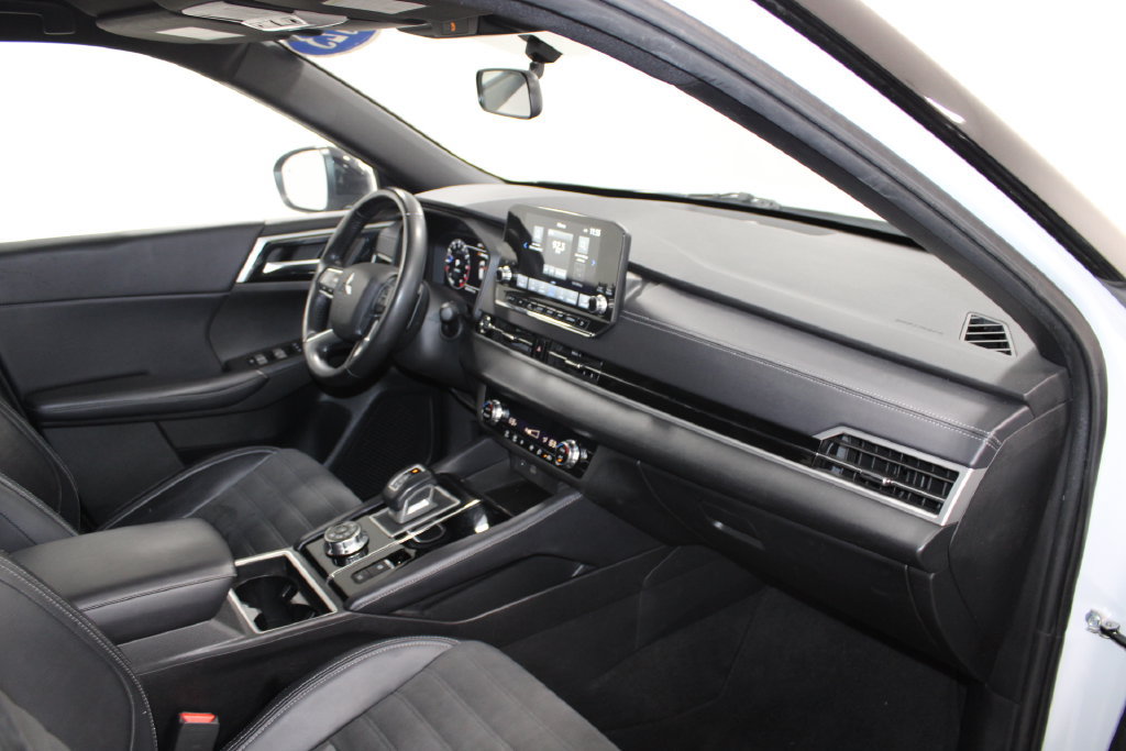 Used 2023 Mitsubishi Outlander SE Black Edition AWD/4WD image 27