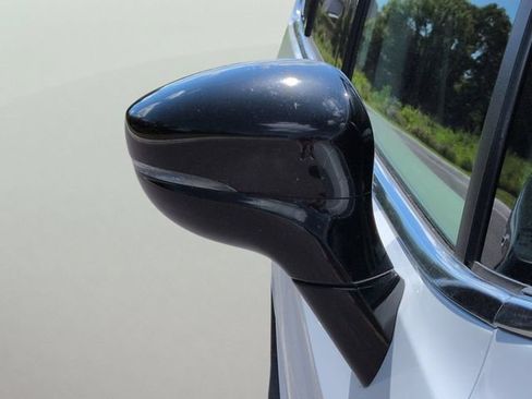 Used 2024 Chrysler Pacifica Limited FWD image 33