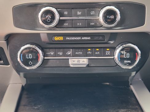 Used 2022 Ford F350 Lariat AWD/4WD image 19