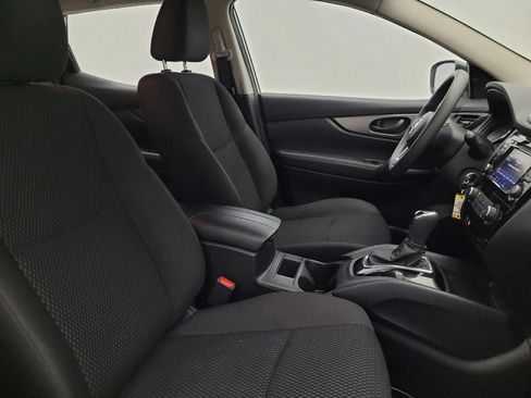 Used 2022 Nissan Rogue Sport S image 21