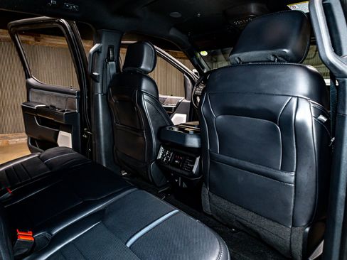 Used 2025 Ford F250 Platinum w/ FX4 Off-Road Package image 27