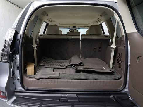 Used 2019 Lexus GX 460 Premium w/ Premium Package AWD/4WD image 31