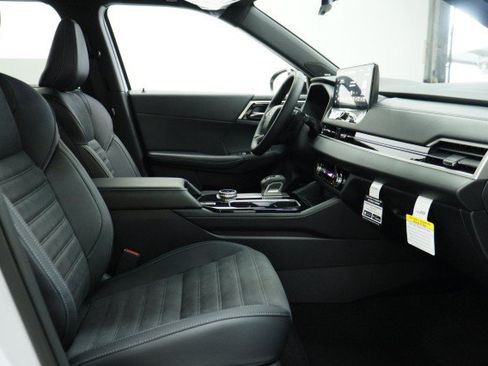 New 2026 Mitsubishi Outlander LE FWD image 18