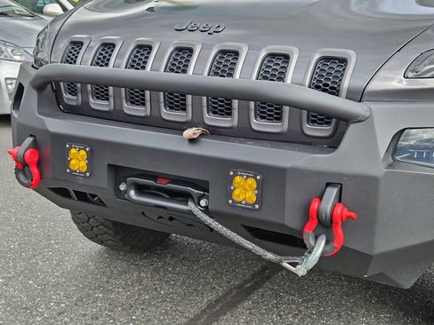 Used 2015 Jeep Cherokee Trailhawk w/ Comfort/Convenience Group AWD/4WD image 10