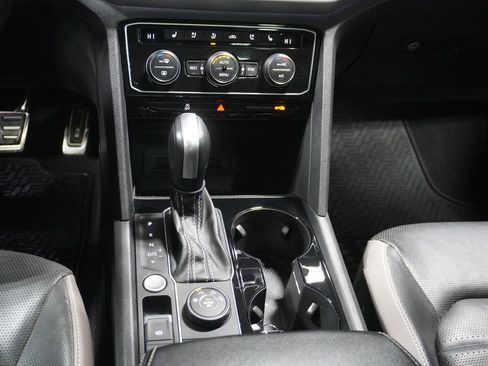 Used 2021 Volkswagen Atlas SEL Premium image 16