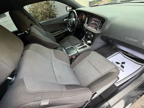 Used 2020 Dodge Charger SXT AWD/4WD image 36