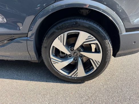 Used 2025 Audi Q6 e-tron Premium Plus w/ Premium Plus AWD/4WD image 12