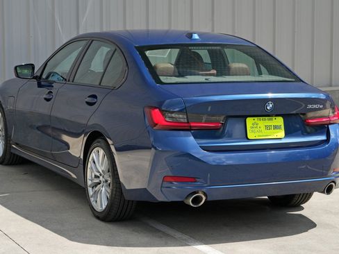 Used 2023 BMW 330e w/ Premium Package RWD image 51