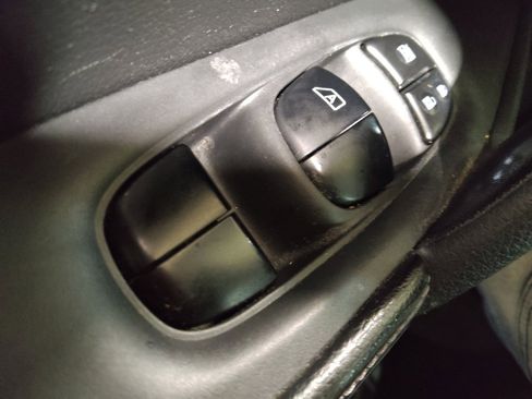 Used 2016 Nissan Rogue SL image 27