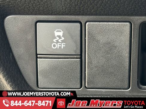 Used 2025 Honda HR-V LX image 22