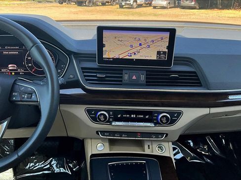 Used 2019 Audi Q5 2.0T Premium Plus w/ Premium Plus Package image 8