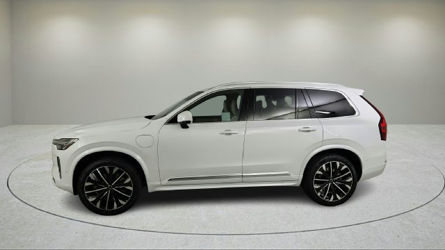 New 2026 Volvo XC90 T8 Plus w/ Protection Package AWD/4WD image 7