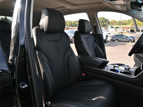 Used 2025 Genesis GV80 2.5T Select image 25