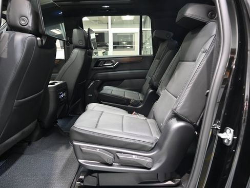 New 2026 GMC Yukon XL Denali w/ Denali Reserve Package image 13
