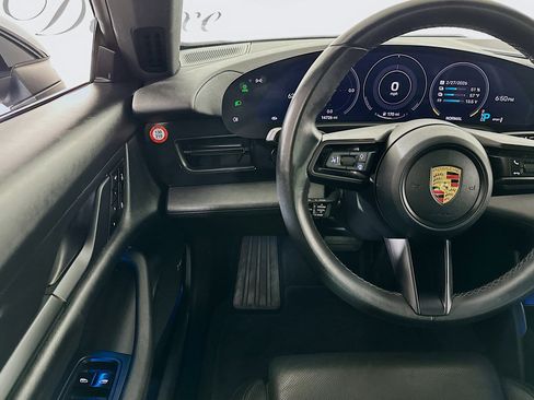 Used 2020 Porsche Taycan 4S image 10