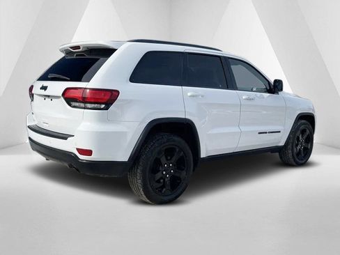 Used 2018 Jeep Grand Cherokee Laredo image 9
