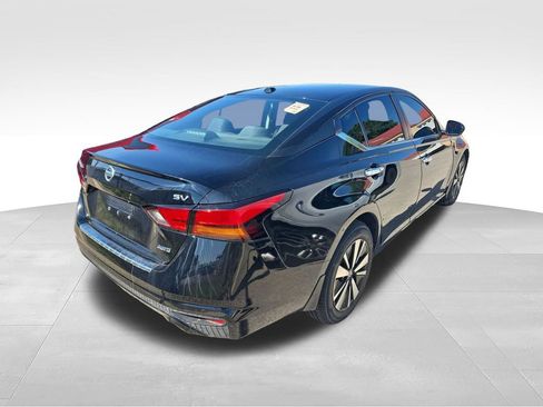 Used 2021 Nissan Altima 2.5 SV w/ SV Premium Package AWD/4WD image 8