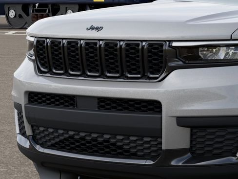 New 2025 Jeep Grand Cherokee L Laredo AWD/4WD image 54
