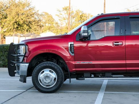 Used 2018 Ford F350 XLT w/ XLT Premium Package image 16