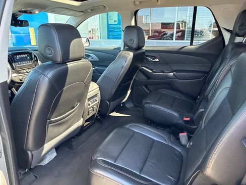Used 2018 Chevrolet Traverse LT AWD/4WD image 16