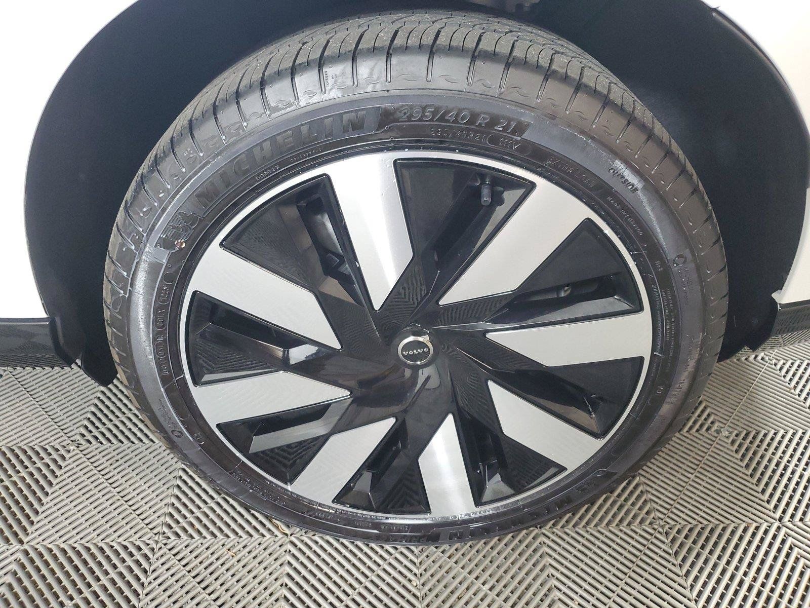 Used 2025 Volvo EX90 Plus AWD/4WD image 10