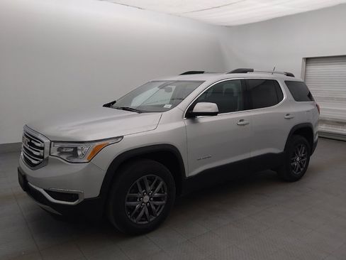 Used 2018 GMC Acadia SLT FWD image 2