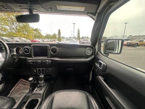 Used 2022 Jeep Gladiator Overland w/ Popular Equipment Package AWD/4WD image 33