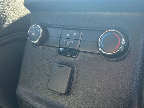 Used 2017 Ford Explorer XLT w/ Equipment Group 202A image 12