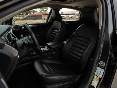 Used 2019 Ford Fusion SEL FWD image 14