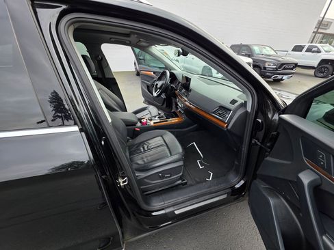 Used 2023 Audi Q5 2.0T Premium w/ Convenience Package image 15